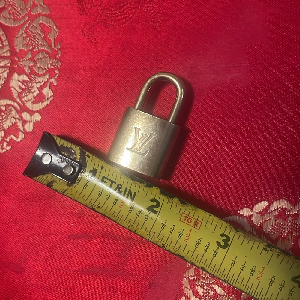 Louis Vuitton Gold Padlock and Key Set - Picture 9 of 16